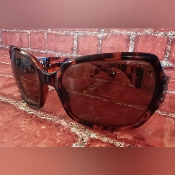 𝑺𝒕𝒆𝒗𝒆 𝑴𝒂𝒅𝒅𝒆𝒏 𝑻𝒐𝒓𝒕𝒐𝒊𝒔𝒆 𝑺𝒉𝒆𝒍𝒍 𝑺𝒖𝒏𝒈𝒍𝒂𝒔𝒔𝒆𝒔 - Picture 8 of 15